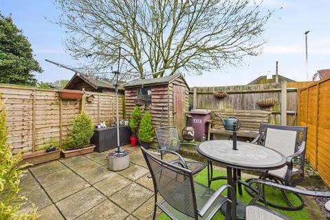 69 Berkeley Close, Ruislip, HA4 6LF