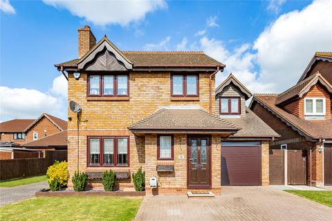 4 bedroom detached house for sale, Holme Walk, Wickford, Essex, SS12
