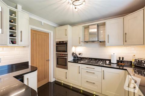 4 bedroom detached house for sale, Holme Walk, Wickford, Essex, SS12