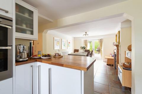 64 Batts Hill, Reigate, RH2 0LQ
