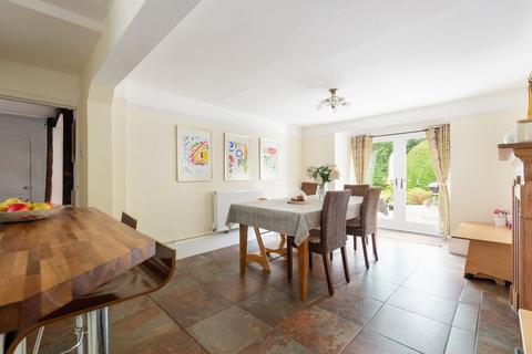 64 Batts Hill, Reigate, RH2 0LQ