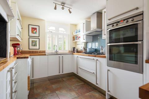 64 Batts Hill, Reigate, RH2 0LQ