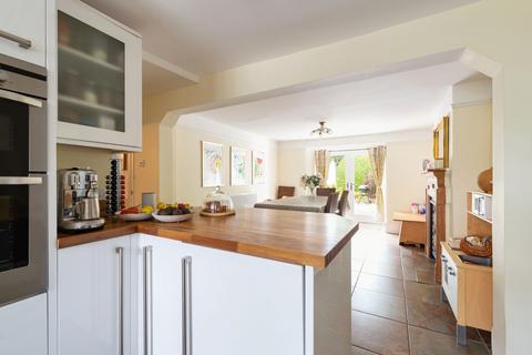 64 Batts Hill, Reigate, RH2 0LQ