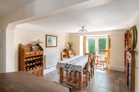 64 Batts Hill, Reigate, RH2 0LQ