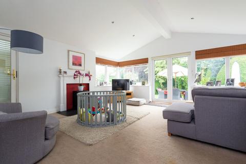 64 Batts Hill, Reigate, RH2 0LQ
