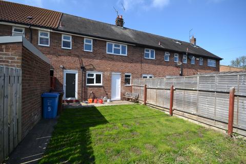 2 bedroom terraced house for sale, Silkstone Walk, Barnsley Street , Hull HU8