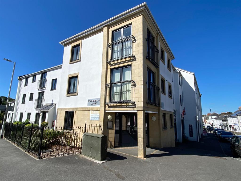 Highbridge court
