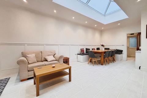 undefined, Larch Close, Sleaford NG34