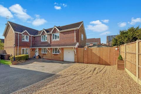 undefined, Larch Close, Sleaford NG34