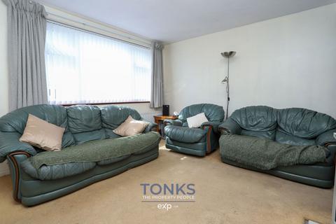 32 Berkeley Drive, Kingswinford, DY6 9DT