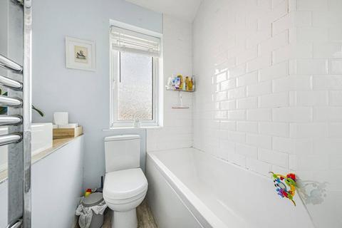 92 Capstone Road, Bromley, BR1 5NB
