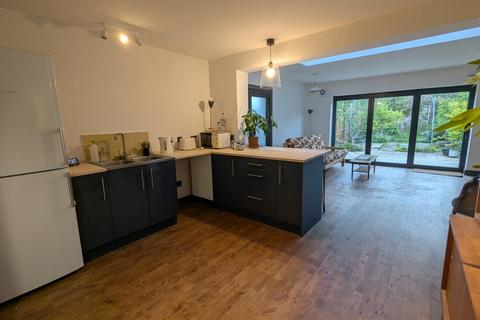 32 West End, Melksham, SN12 6HJ