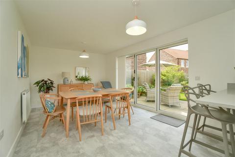 19 Pond View, Tollerton, York, YO61 1AG