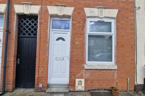 3 bedroom terraced house to rent, Leicester LE3