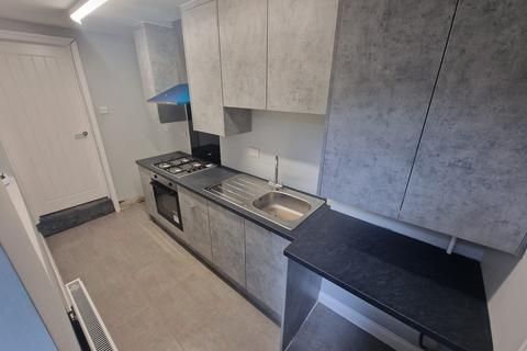 3 bedroom terraced house to rent, Leicester LE3