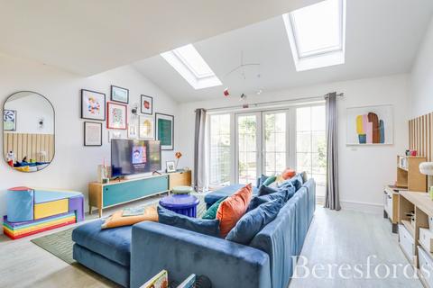 3 bedroom semi-detached house for sale, Jackson Bacon View, Springfield, CM1