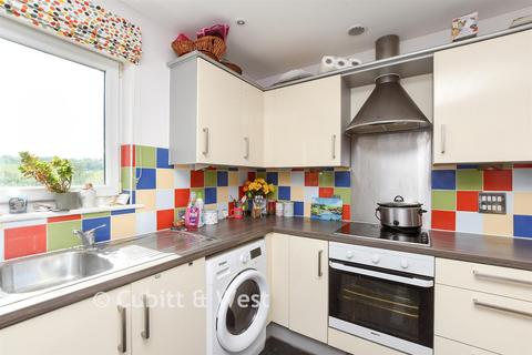 2 bedroom flat for sale, Yoxall Mews, Redhill, Surrey