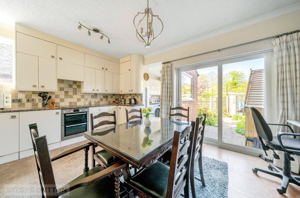 Dining/Kitchen