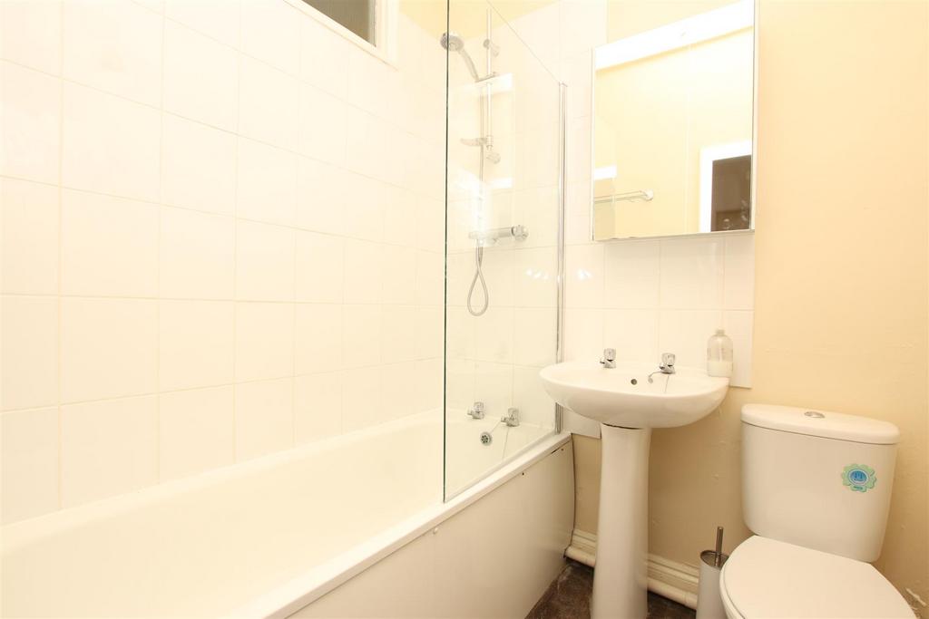 Bathroom.JPG