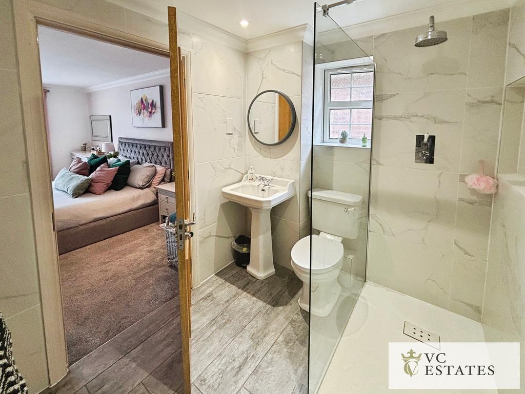 Ensuite to Principal