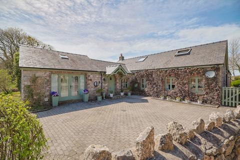 4 bedroom barn conversion for sale, 3 St Davids View, Llanddewi