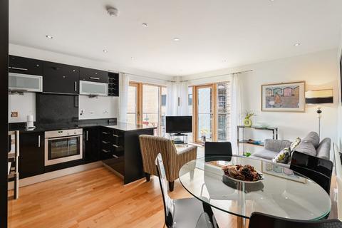 2 bedroom flat for sale, Cordwainers Court, Hungate, York, YO1