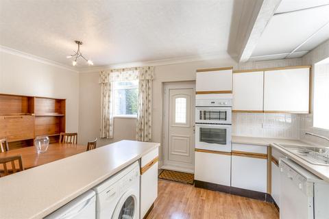 13 Brecks Crescent, Rotherham, S65 3HZ