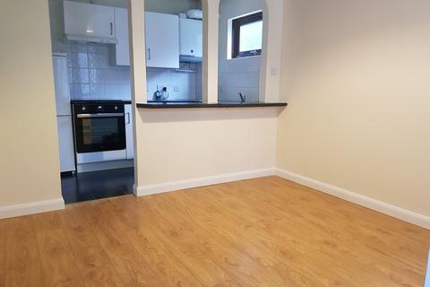 1 bedroom cluster house to rent, Philpots Close, Yiewsley UB7