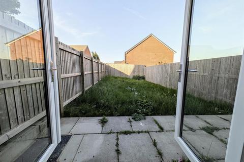 4 bedroom semi-detached house to rent, Darmonds Green Avenue, Liverpool