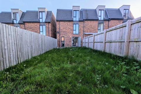 4 bedroom semi-detached house to rent, Darmonds Green Avenue, Liverpool