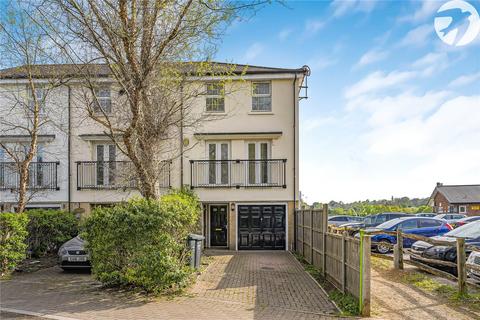 8 Calvert Drive, Dartford, DA2 7GA