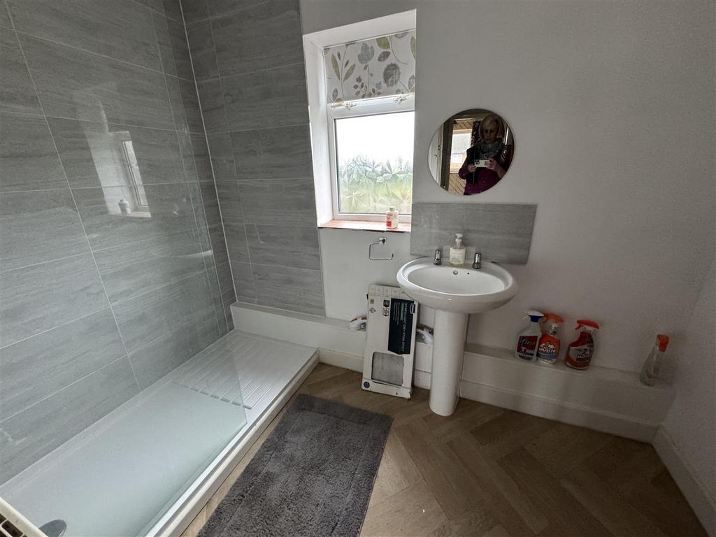 Shower Room.jpeg