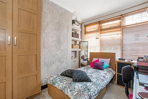 17 Lower Road, Kenley, CR8 5NH