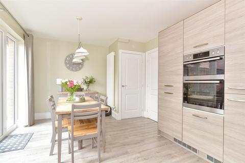 50 Bramling Way, Rainham, Gillingham, ME8 8FG