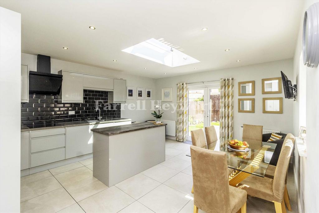 Kitchen dining room