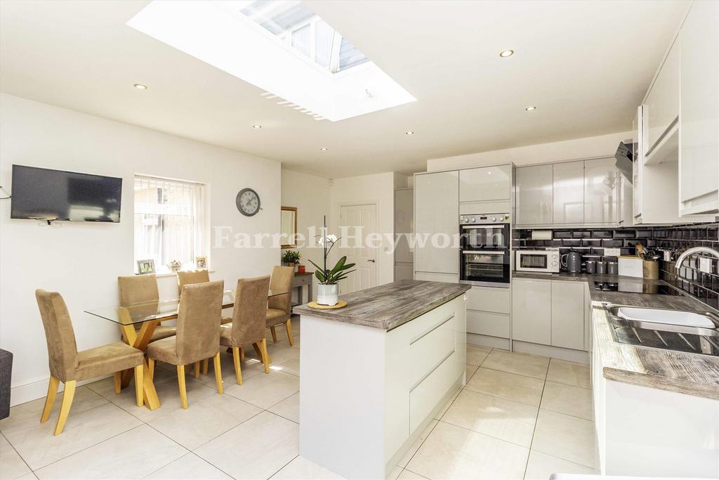 Kitchen dining room