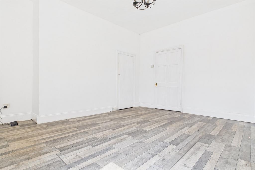 Apartment in North Tyneside, North East - View 3