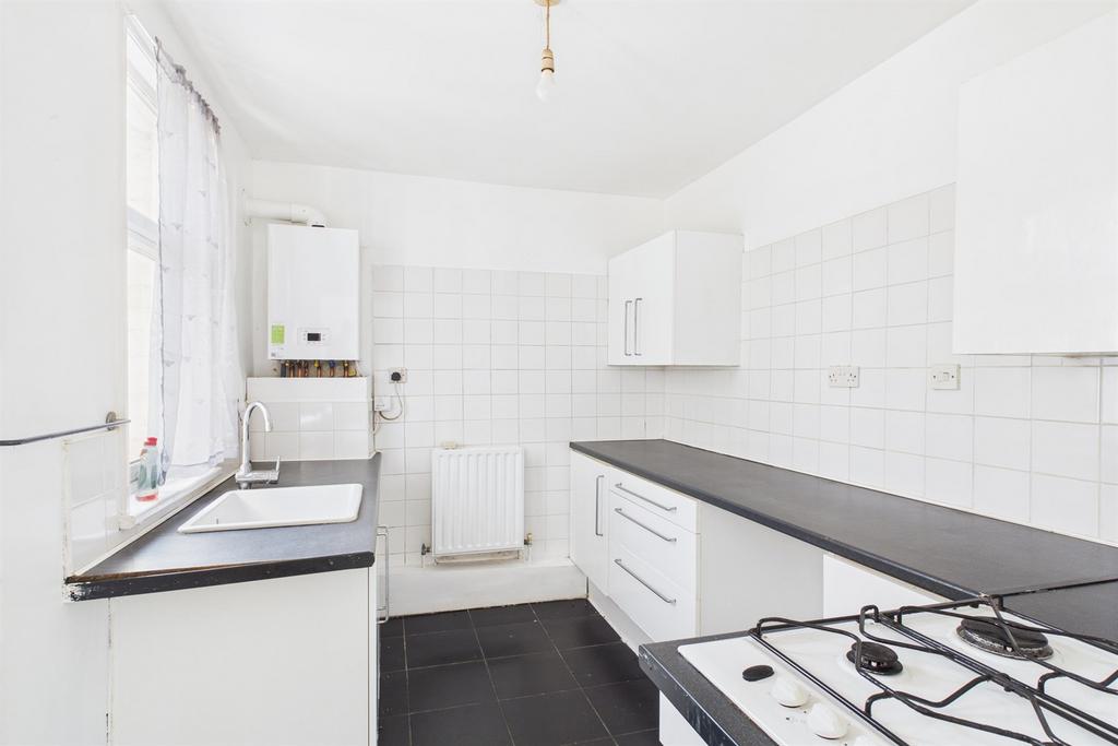 Apartment in North Tyneside, North East - View 4