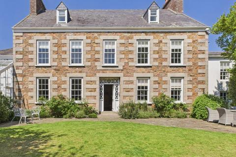 7 bedroom house for sale - A Substantial & Character Filled 2-Gen Family Home In Country Location