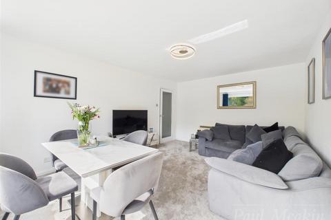 2 bedroom flat for sale, Hawkhirst Road, Kenley