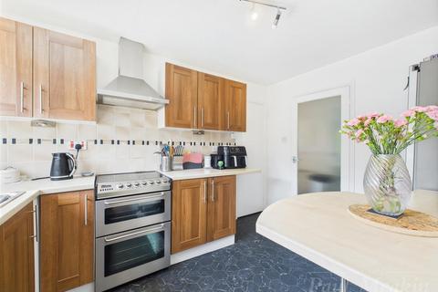 2 bedroom flat for sale, Hawkhirst Road, Kenley