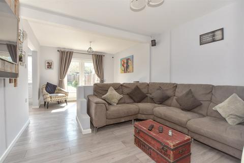 2 bedroom semi-detached bungalow for sale, Belchamps Road, Wickford, Essex