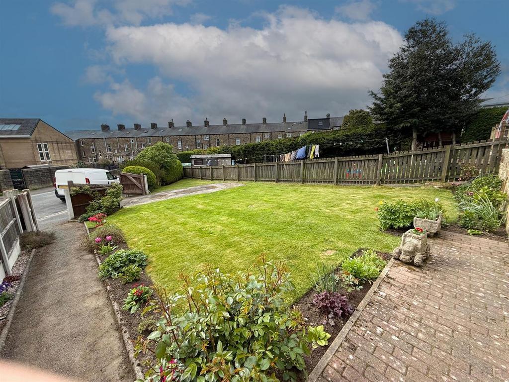 Two bedroom semi detached Silsden - 7