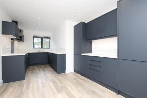 4 bedroom semi-detached house to rent, Solsbury Way, Bath BA1