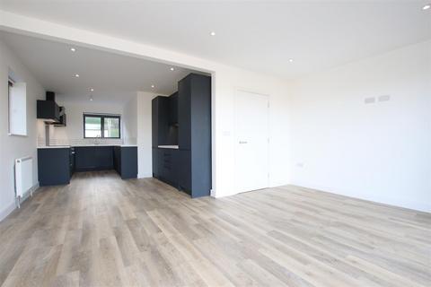 4 bedroom semi-detached house to rent, Solsbury Way, Bath BA1