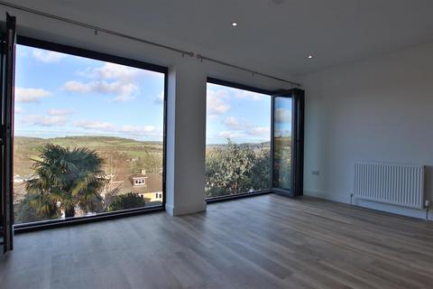 4 bedroom semi-detached house to rent, Solsbury Way, Bath BA1