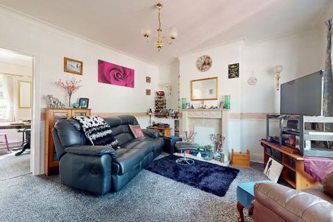 4 bedroom semi-detached house for sale, Bywell Avenue, Hexham, Northumberland, NE46
