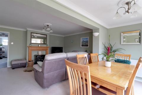 21 Knapp Lane, Cam, Dursley, GL11 5LS