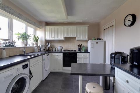 21 Knapp Lane, Cam, Dursley, GL11 5LS