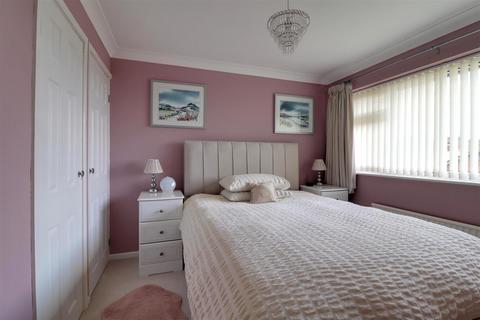 21 Knapp Lane, Cam, Dursley, GL11 5LS